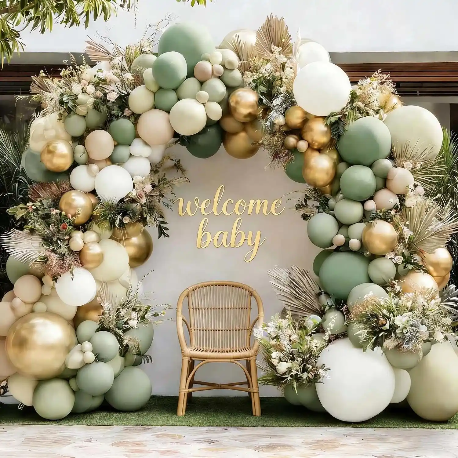 Guirlande de ballons pour fête prénatale vert sauge